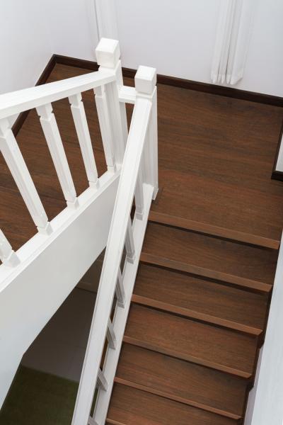 MAESTRO STEPS MONTANA OAK 300X300 | Ck habitat fermetures REVETEMENT D’ESCALIER Riedisheim 0
